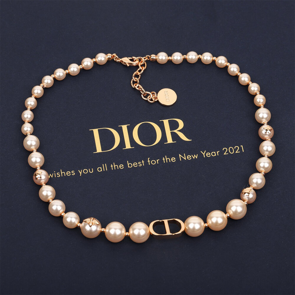 D10r Pearl Necklace