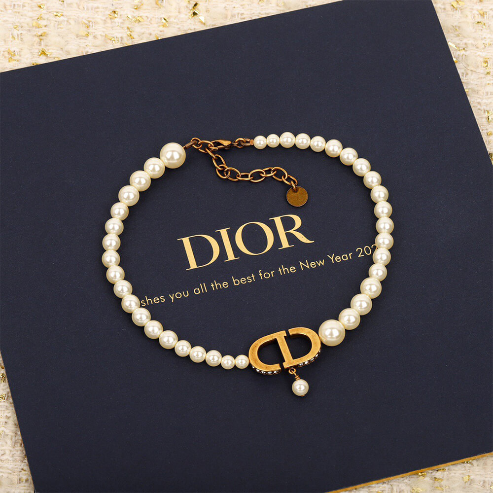 D10r Pearl Necklace
