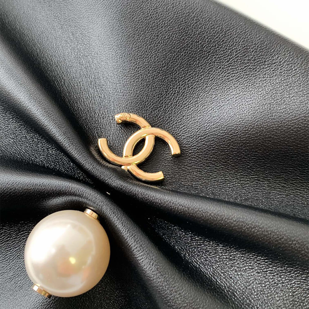 Ch**el Clutch With Chain(HIGH-END GRADE)