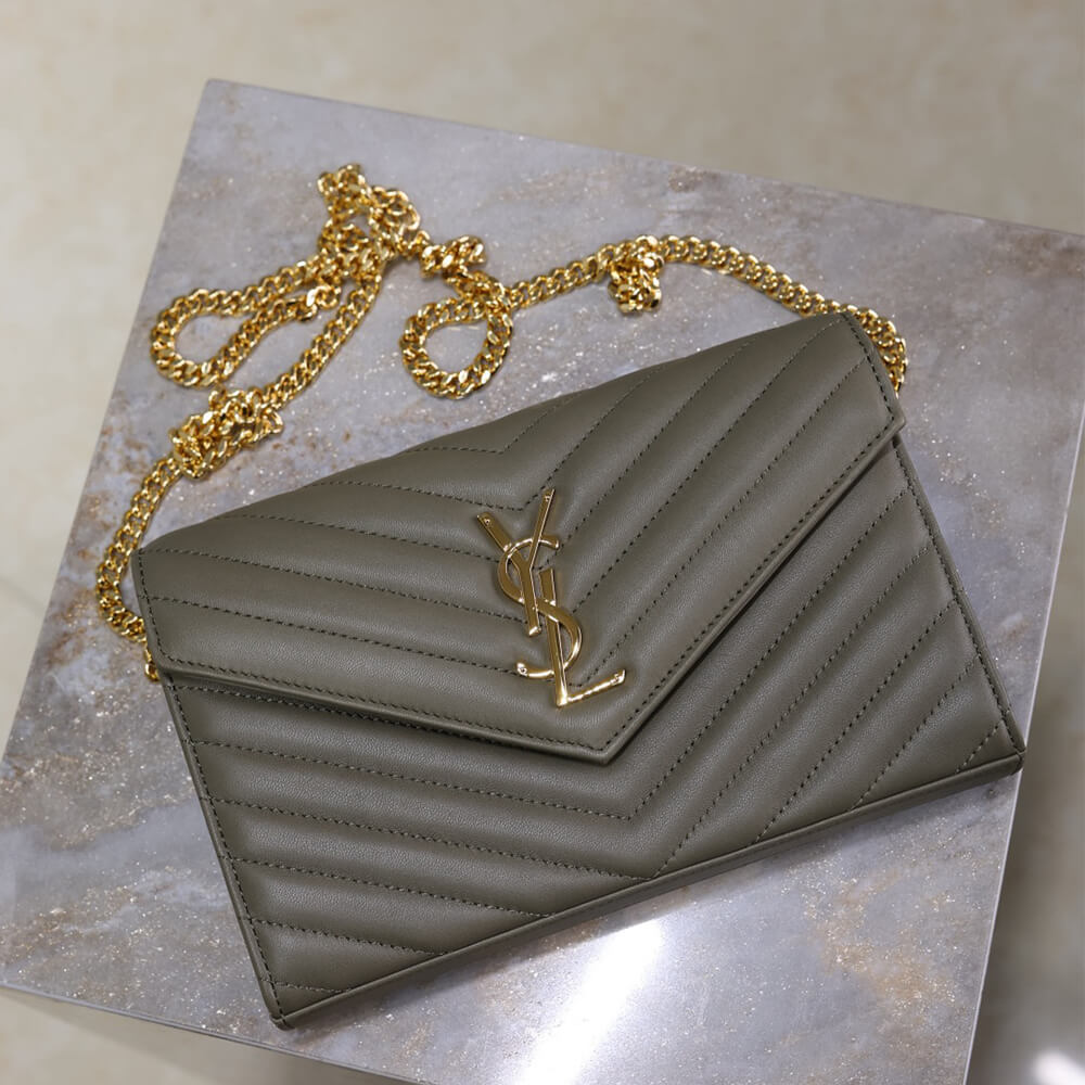 Y51 cassandre chain wallet in lambskin