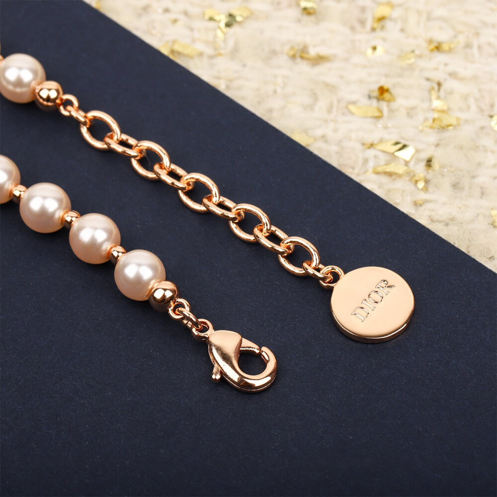 D10r Pearl Necklace