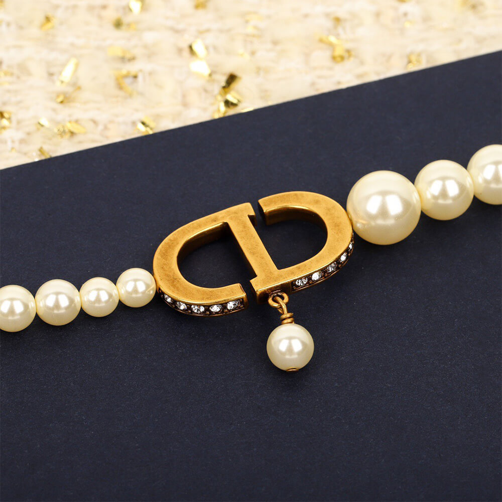 D10r Pearl Necklace