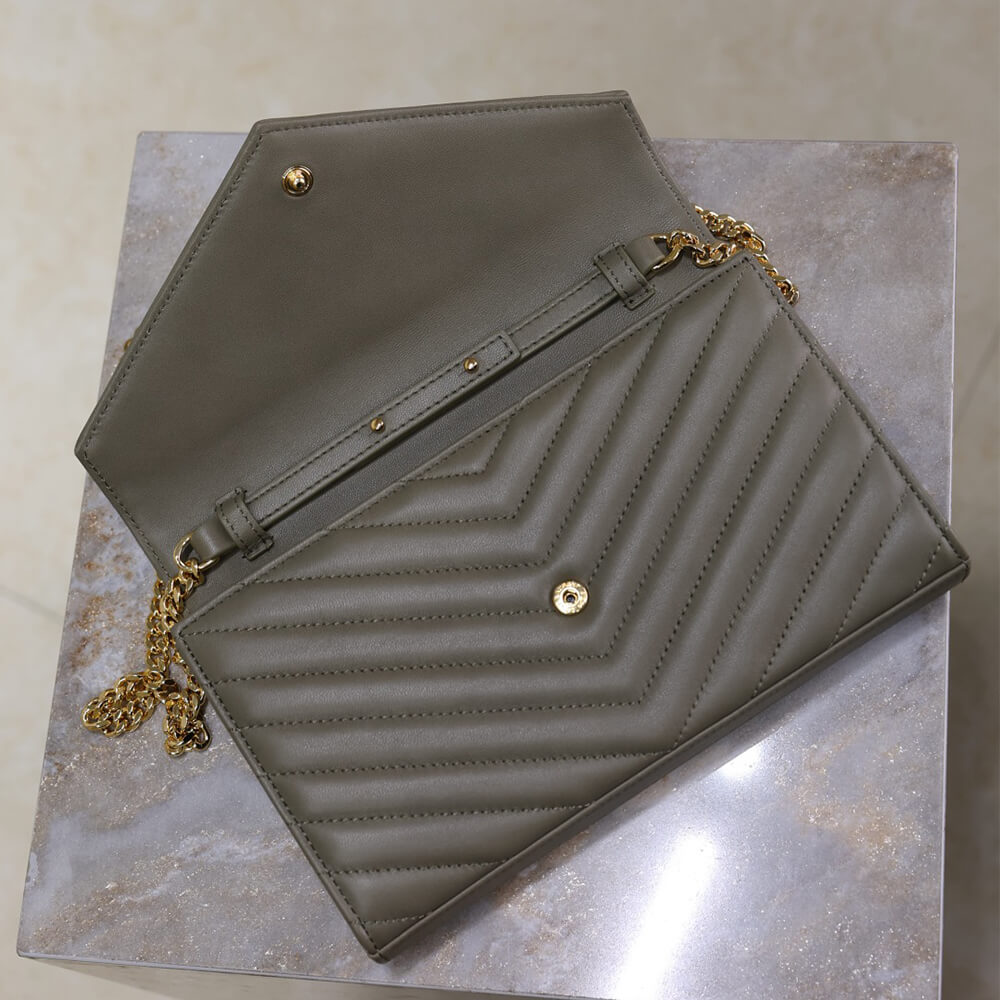 Y51 cassandre chain wallet in lambskin