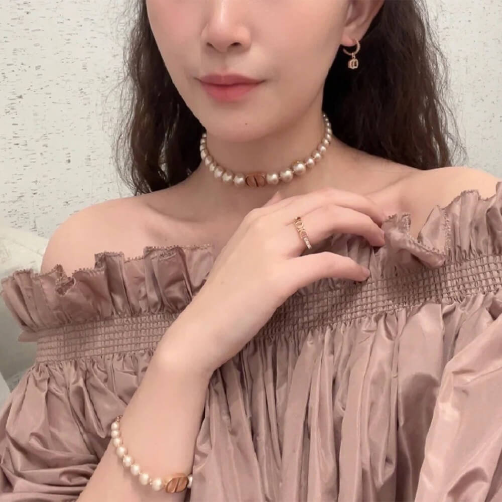 D10r Pearl Necklace