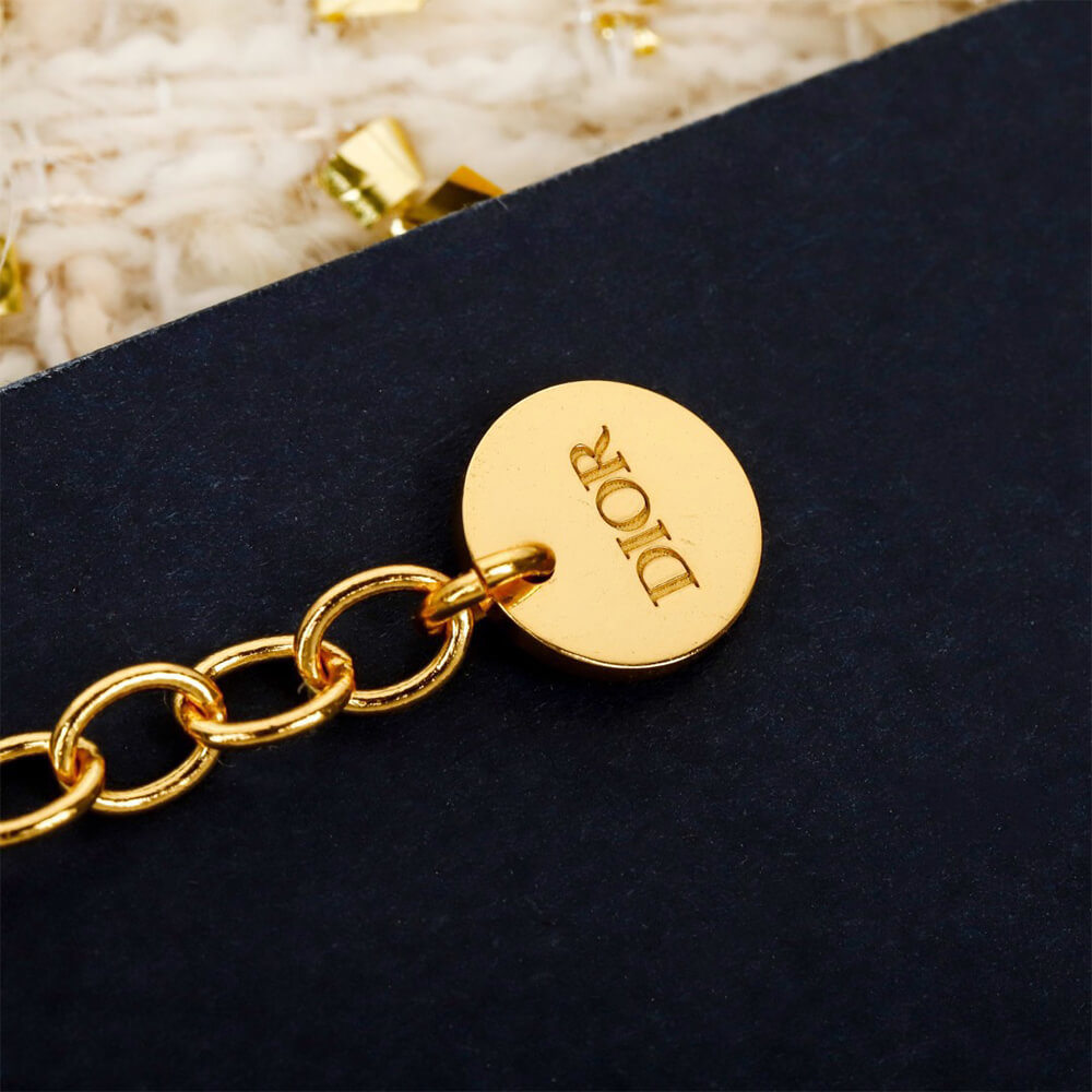 D10r Pearl Necklace