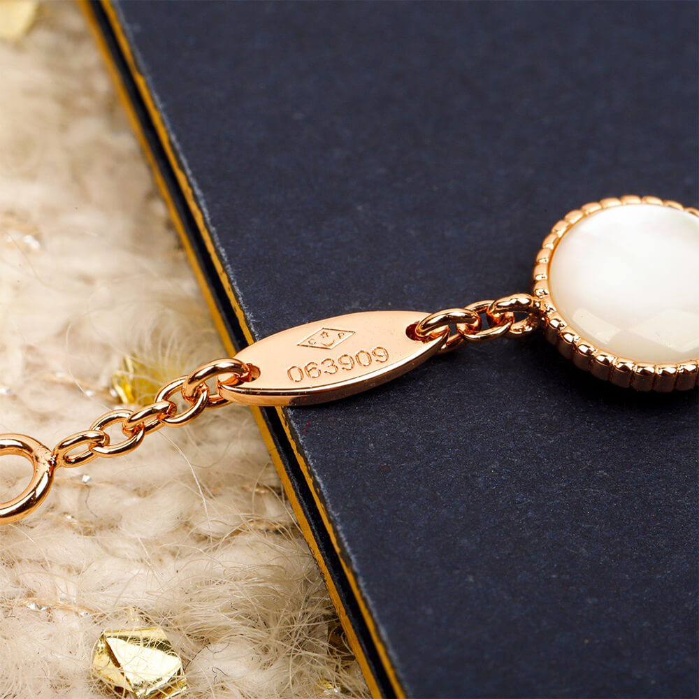 D10r Necklace