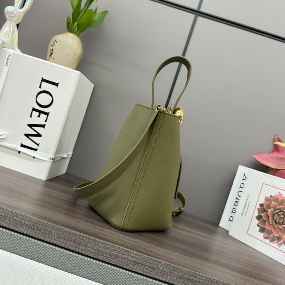 L0ew* Mini Pebble bucket in smooth calfskin(high-end grade)