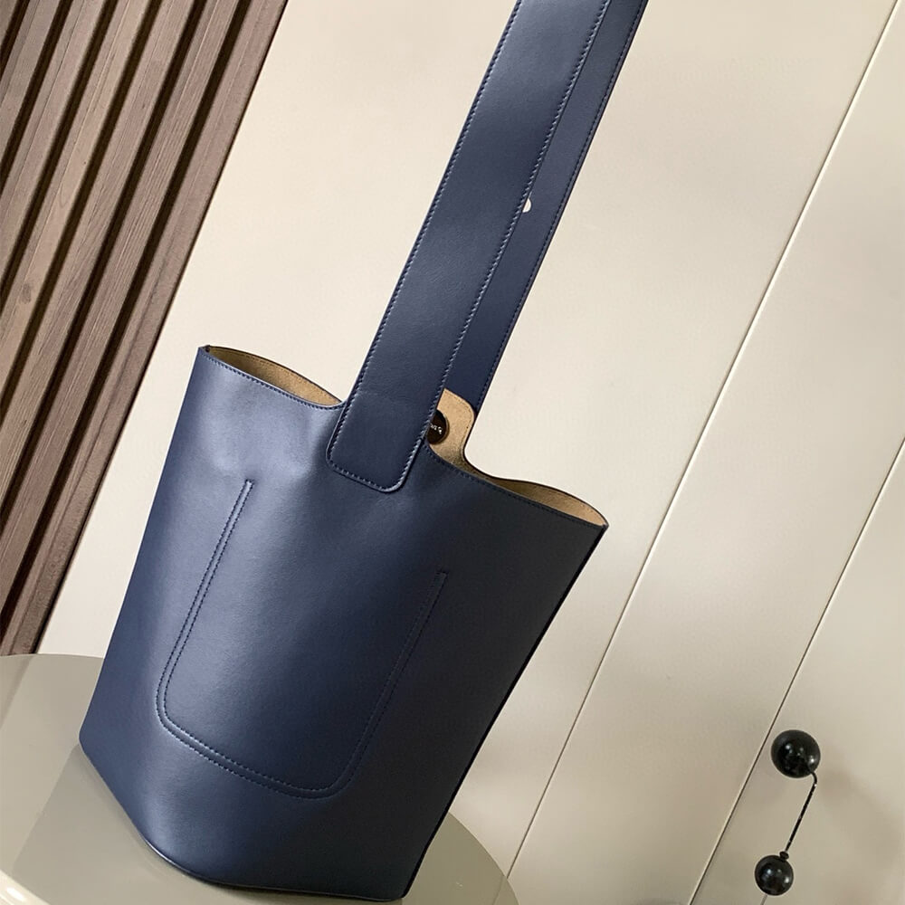 L0ew* Medium Pebble bucket in smooth calfskin(high-end grade)