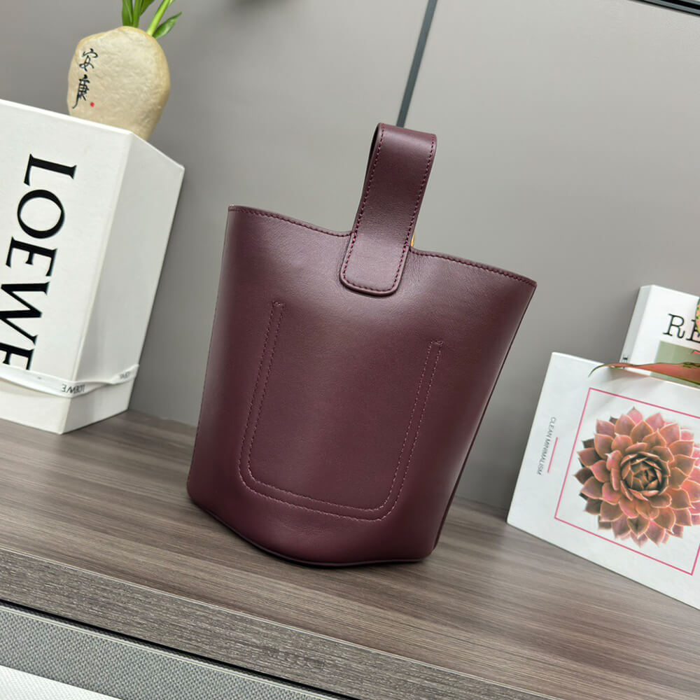 L0ew* Mini Pebble bucket in smooth calfskin(high-end grade)