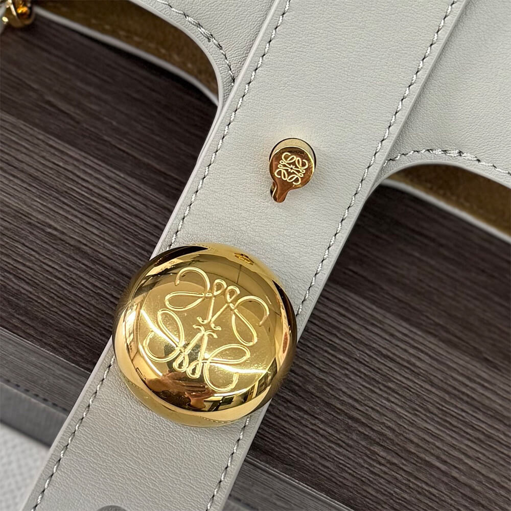 L0ew* Mini Pebble bucket in smooth calfskin(high-end grade)
