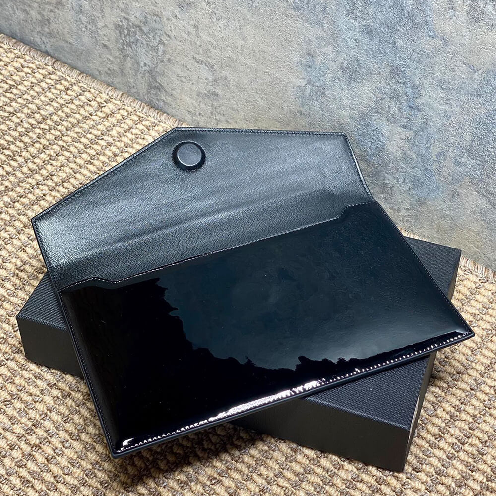 Y51 UPTOWN POUCH IN PATENT LEATHER(HIGH-END GRADE)