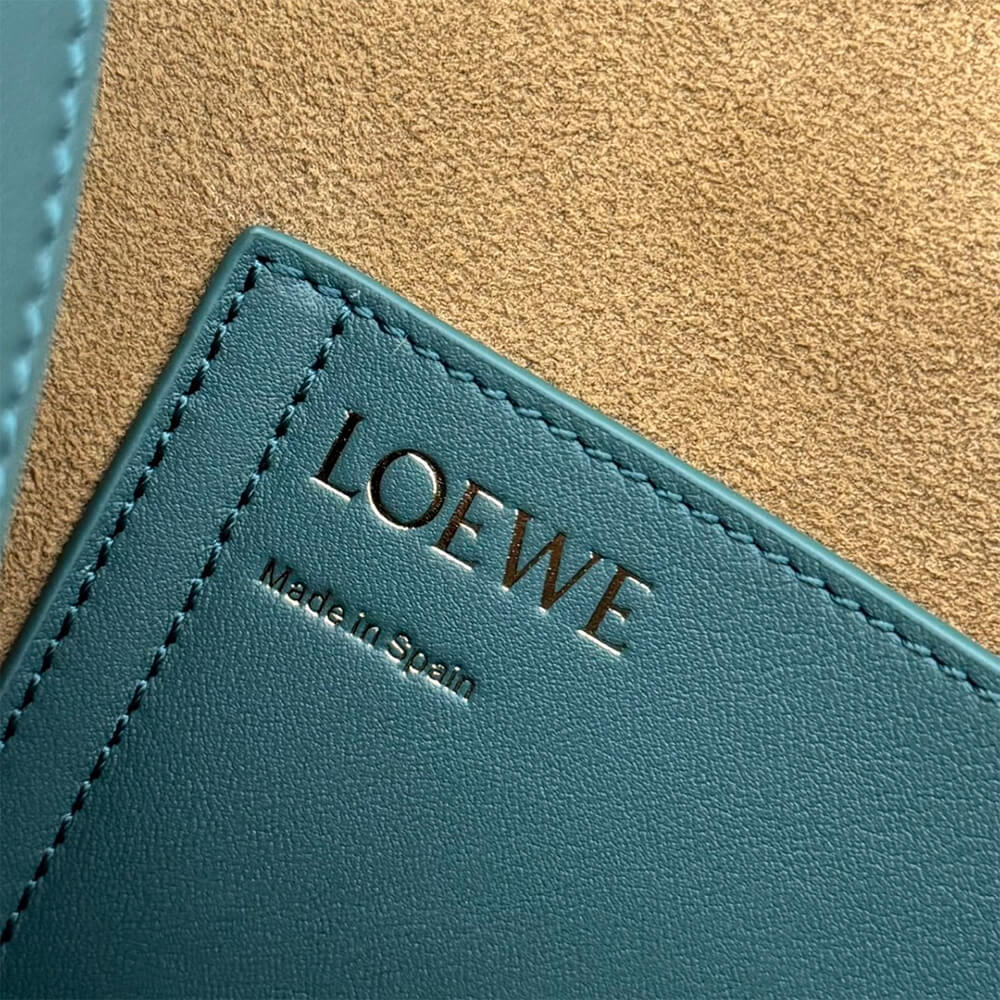 L0ew* Medium Pebble bucket in smooth calfskin(high-end grade)