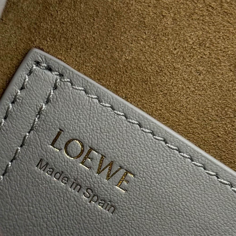 L0ew* Mini Pebble bucket in smooth calfskin(high-end grade)