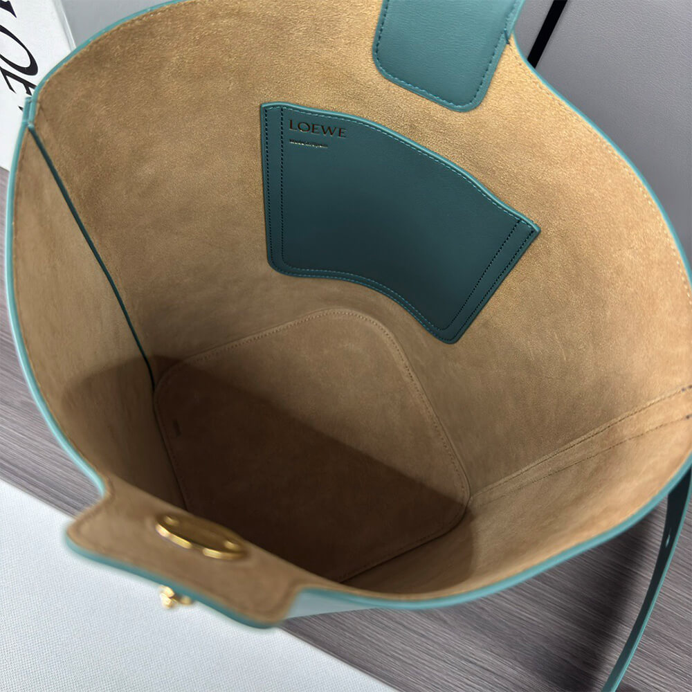 L0ew* Medium Pebble bucket in smooth calfskin(high-end grade)