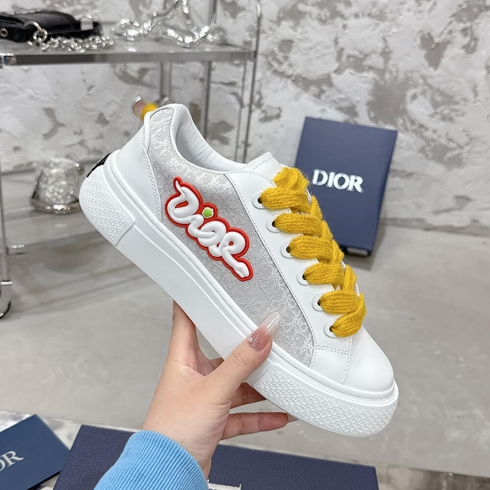 D10r B33 KAWS SNEAKERS