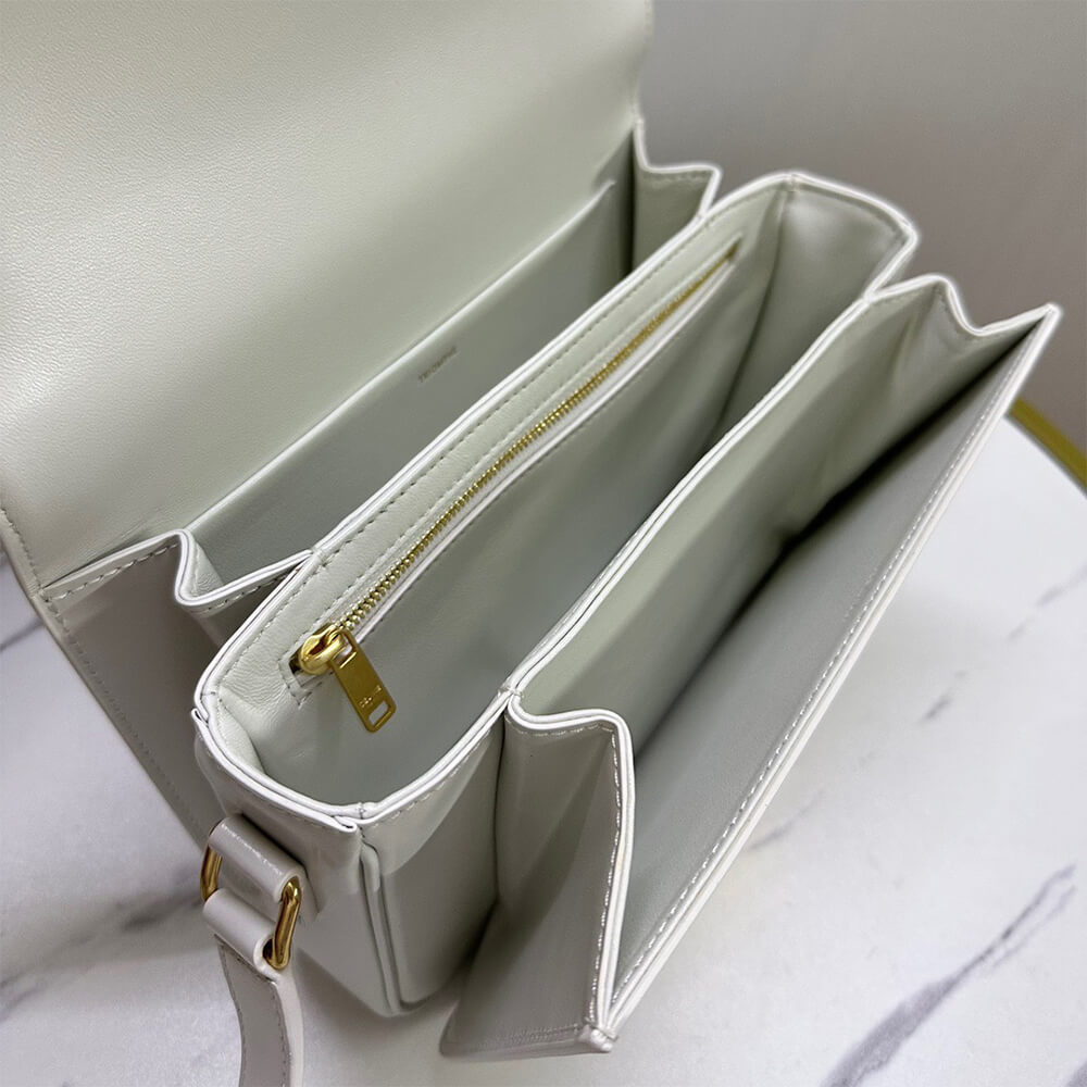 Ce1i*e CLASSIQUE TRIOMPHE BAG in shiny calfskin(HIGH-END GRADE)