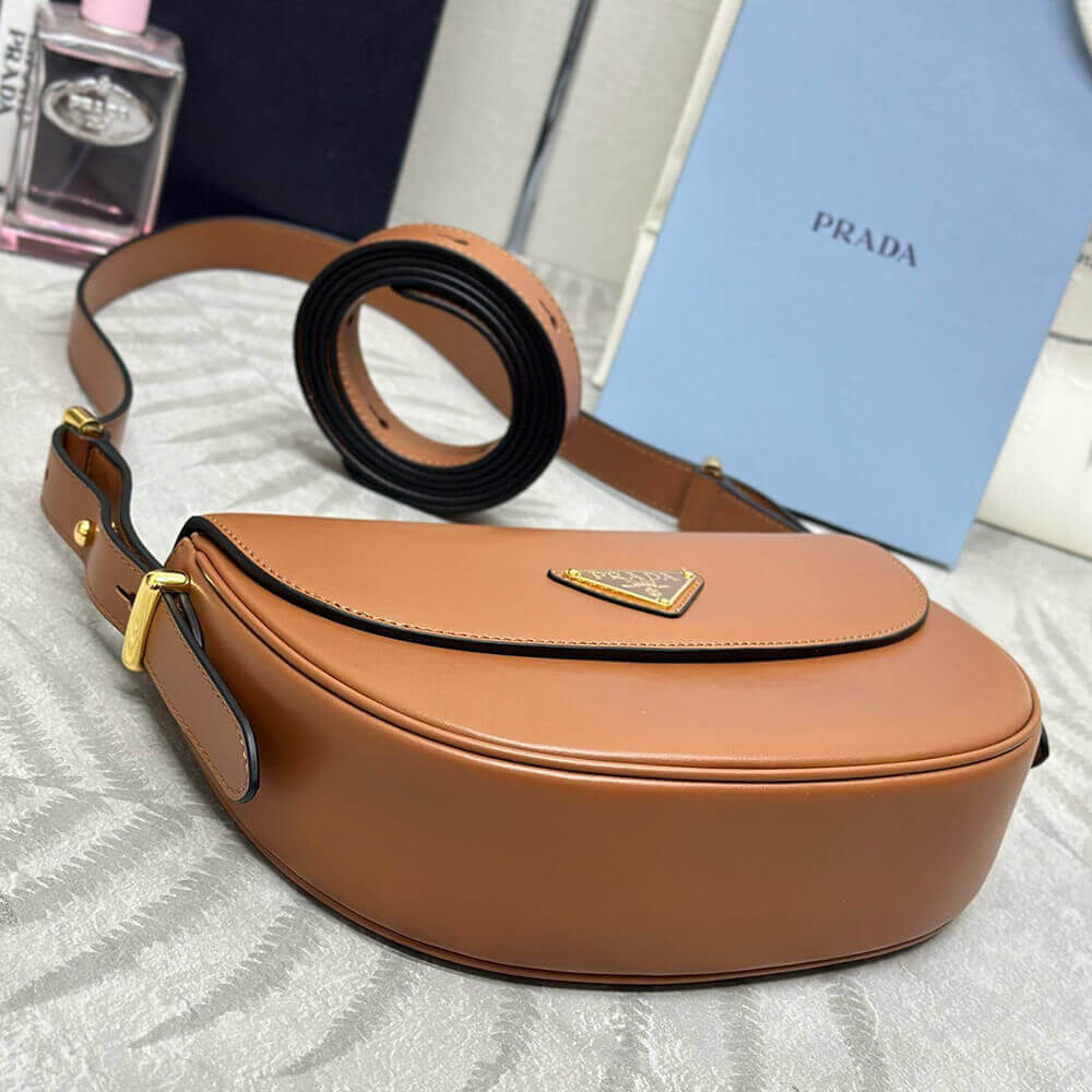 Pra*a Arque leather shoulder bag with flap