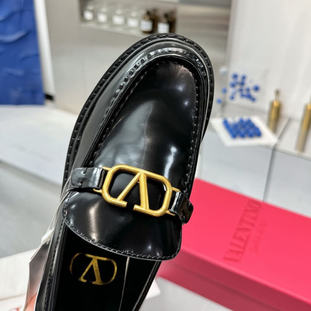 Va1e*ntin0 VLOGO SIGNATURE women’s calfskin loafers