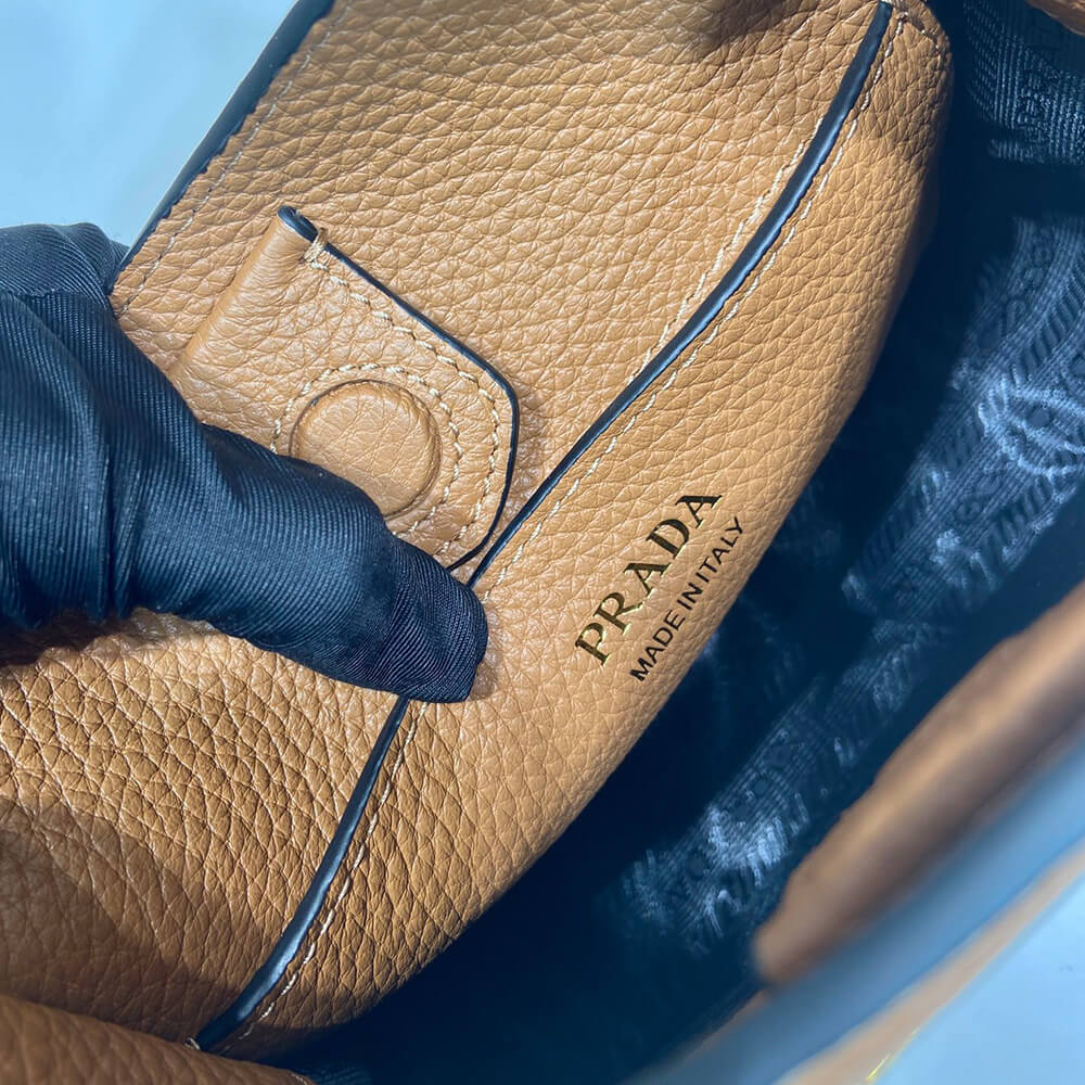 Pra*a Leather mini shoulder bag(HIGH-END GRADE)