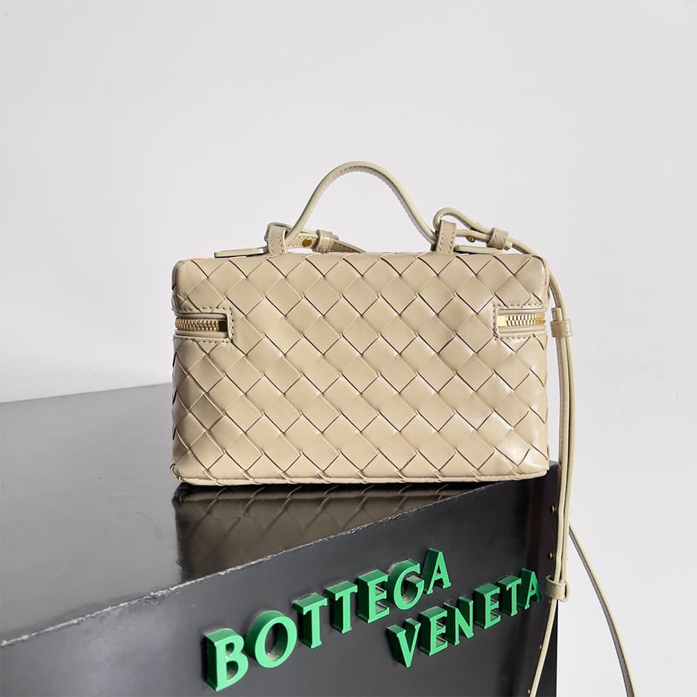 B0tt*ga Ven*ta Bang Bang Vanity Case(high-end grade)