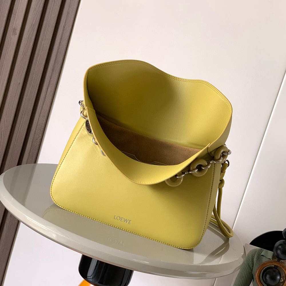 L0ew* Medium Ola bag in smooth calfskin(HIGH-END GRADE)