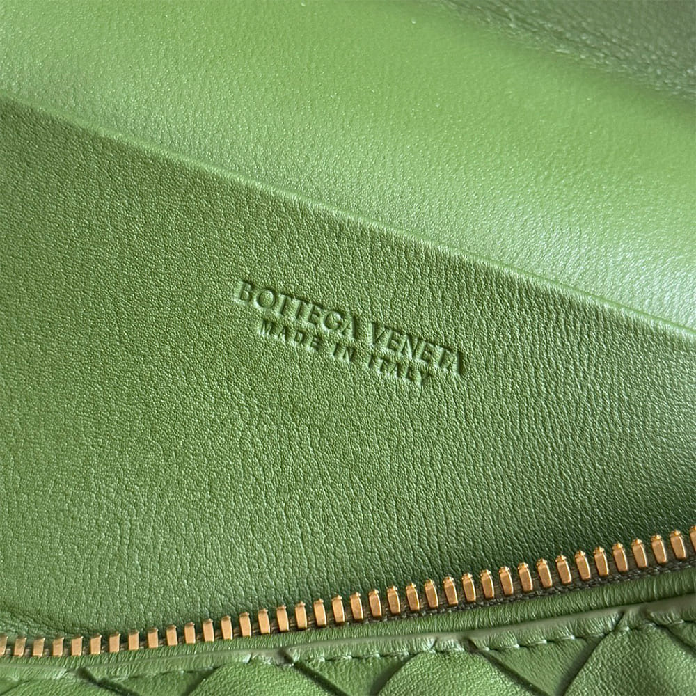 B0tt*ga Ven*ta Bang Bang Vanity Case(high-end grade)