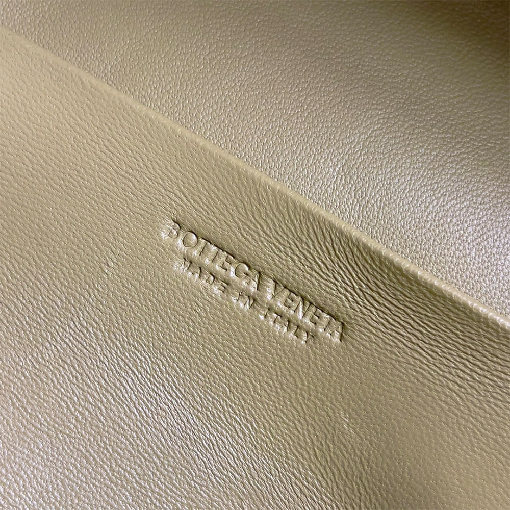 B0tt*ga Ven*ta Bang Bang Vanity Case(high-end grade)