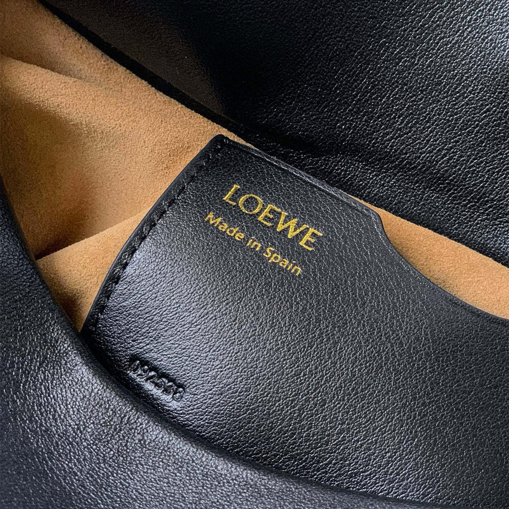 L0ew* Medium Ola bag in smooth calfskin(HIGH-END GRADE)