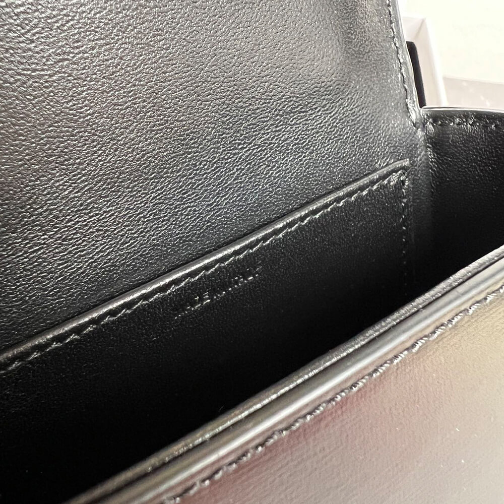 Ce1i*e MINI CHAIN CLAUDE IN Shiny calfskin(HIGH-END GRADE)