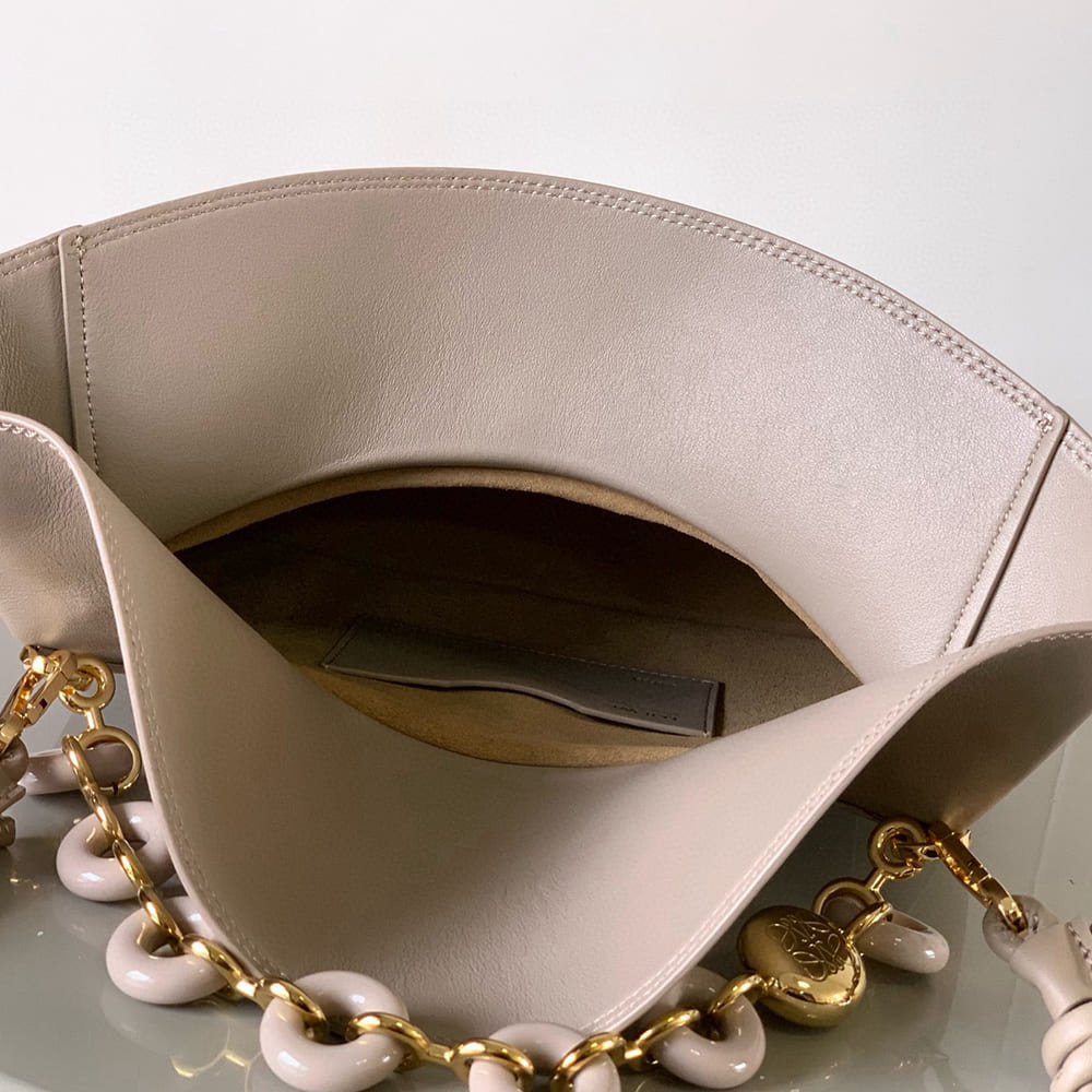 L0ew* Medium Ola bag in smooth calfskin(HIGH-END GRADE)