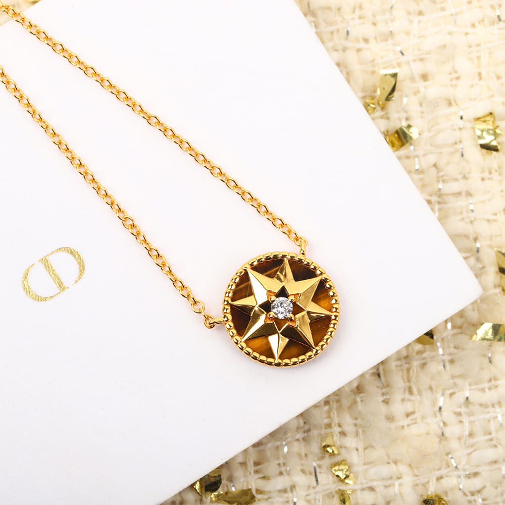 D10r necklace