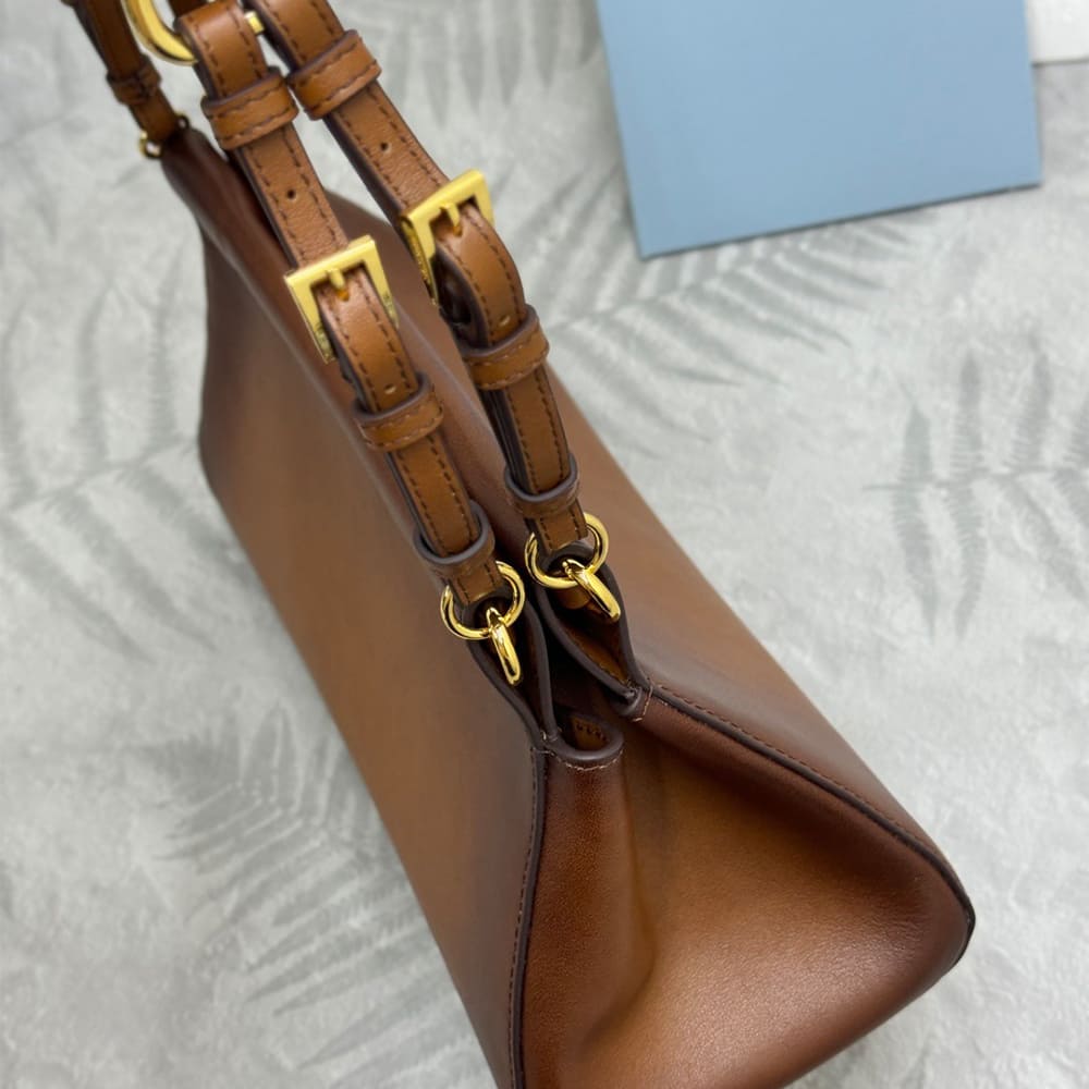 Pra*a Enchaine medium leather bag(HIGH-END GRADE)