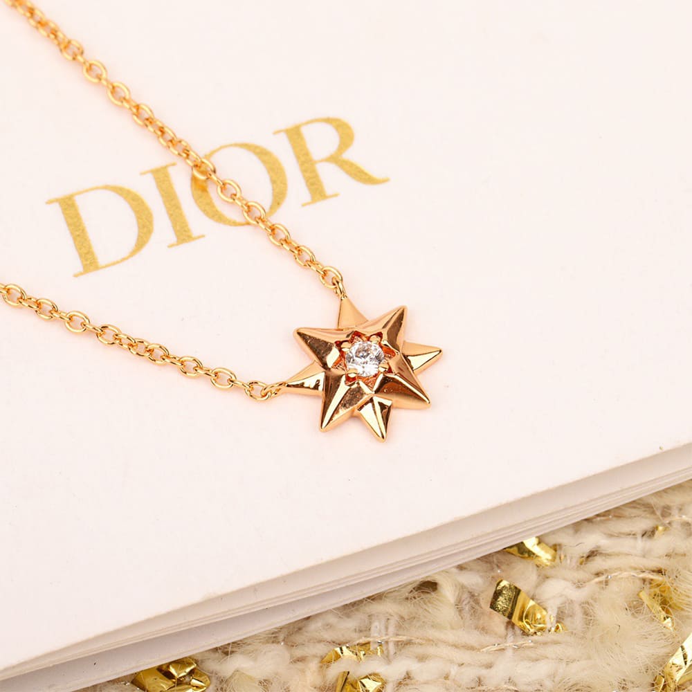 D10r necklace
