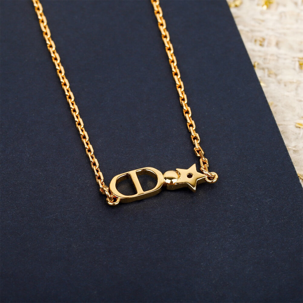 D10r necklace