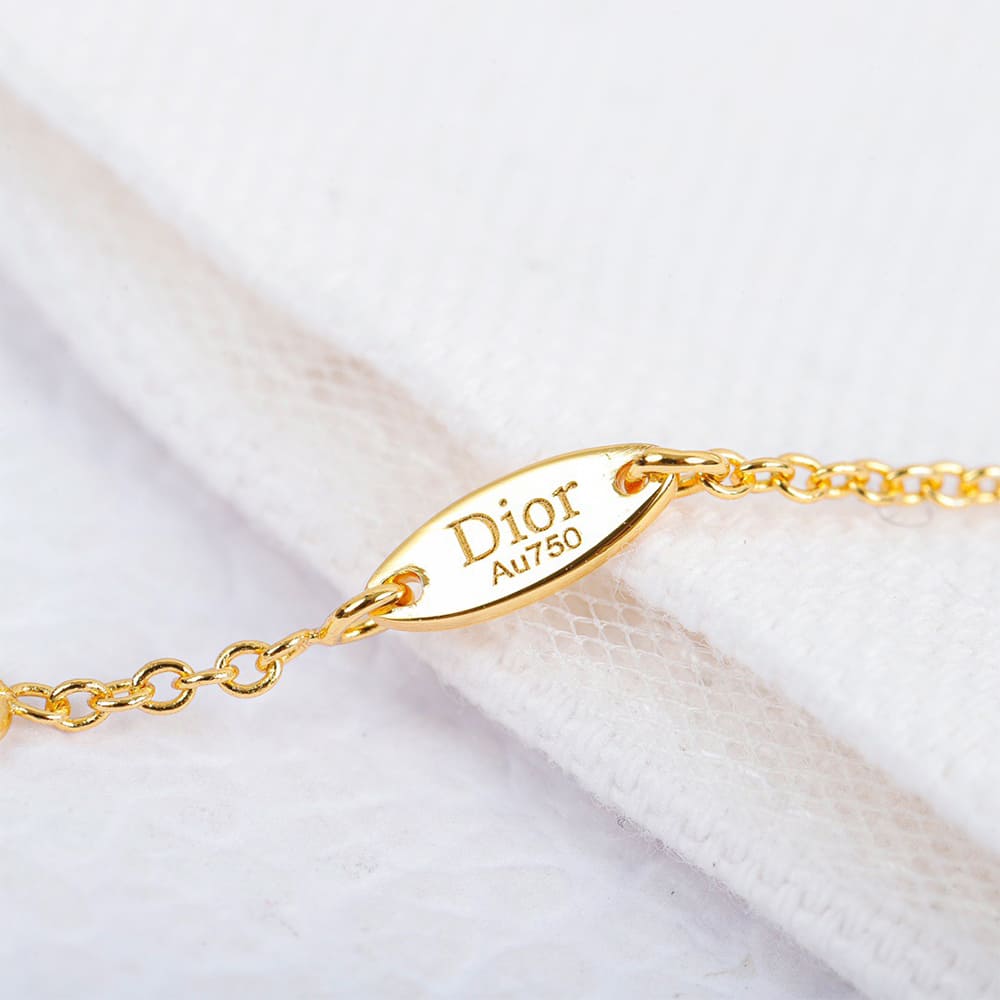 D10r necklace