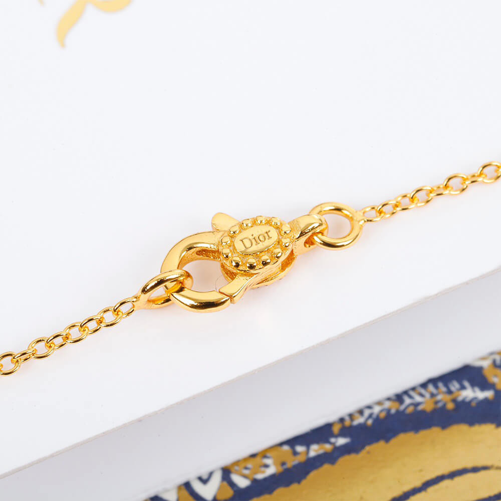 D10r necklace