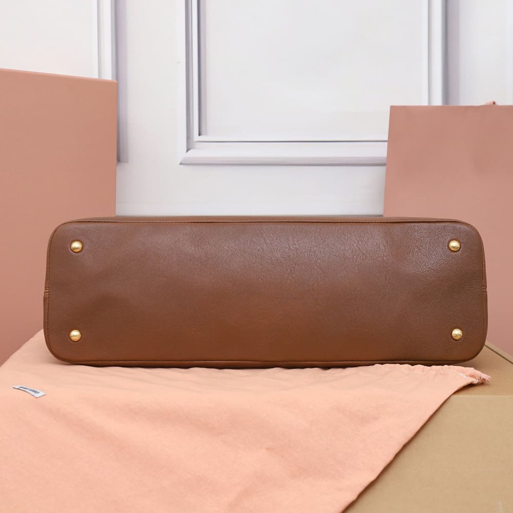 M1um1u Large Aventure nappa leather bag(HIGH-END GRADE)