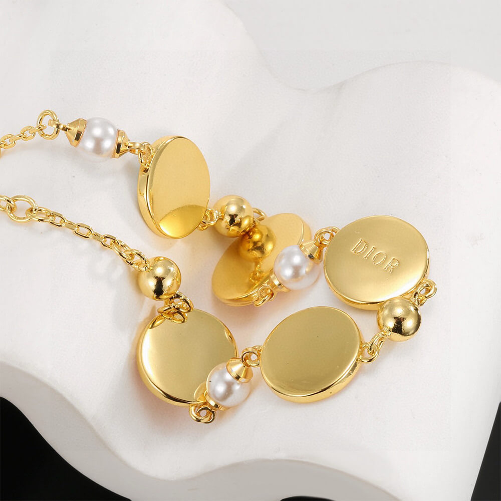 D10r necklace
