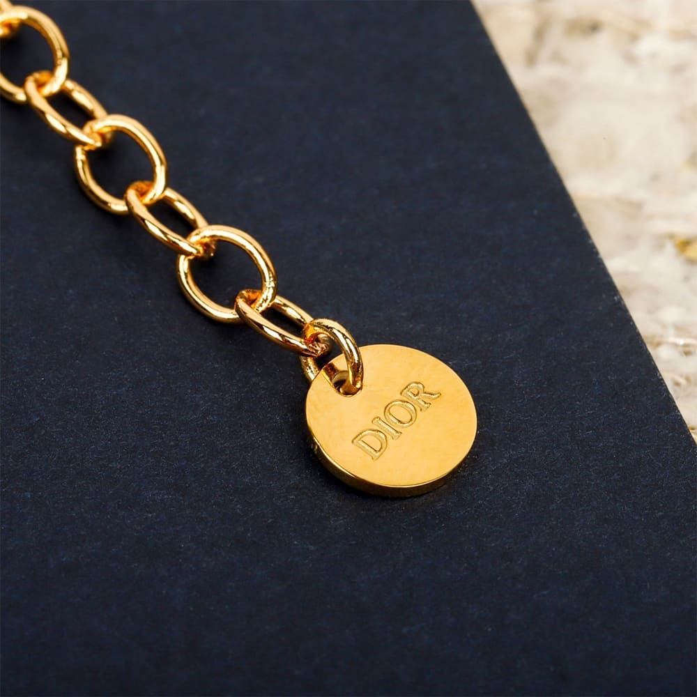D10r necklace