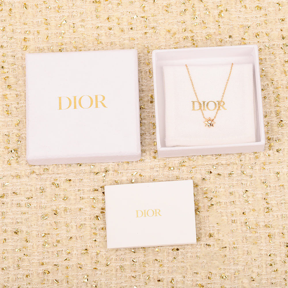 D10r necklace