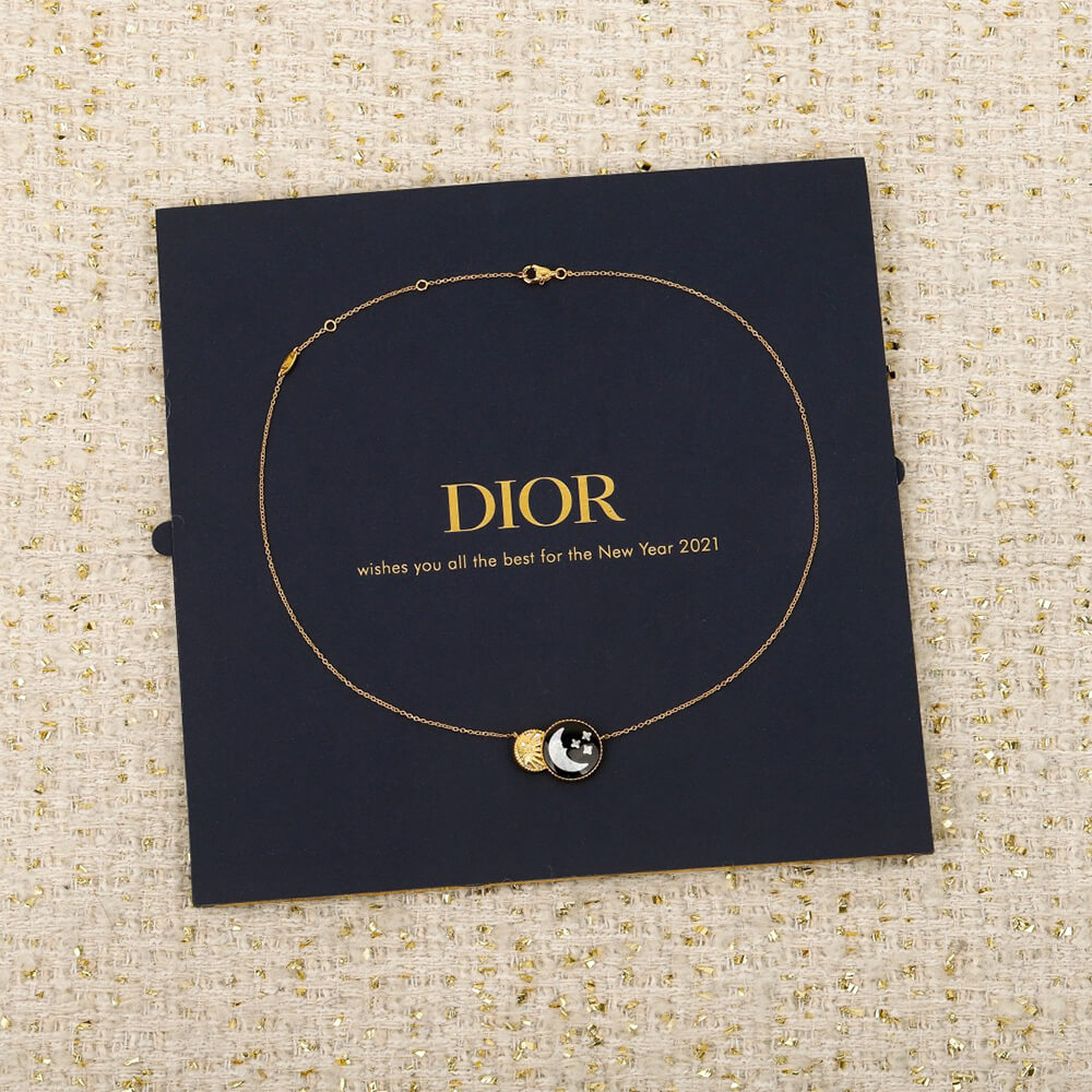 D10r necklace
