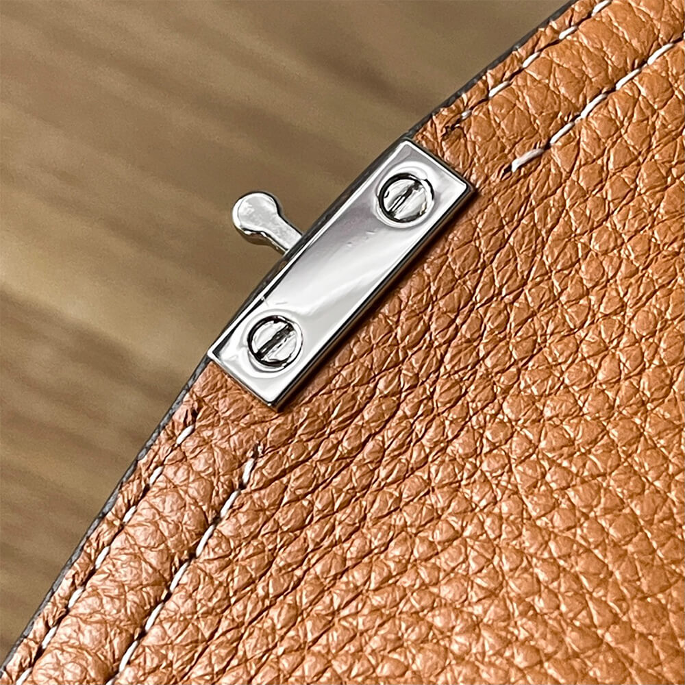 TOTEME T-Lock grained-leather clutch(High-end Grade)
