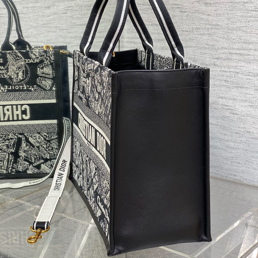 D10r Lucky Medium D10r Book Tote