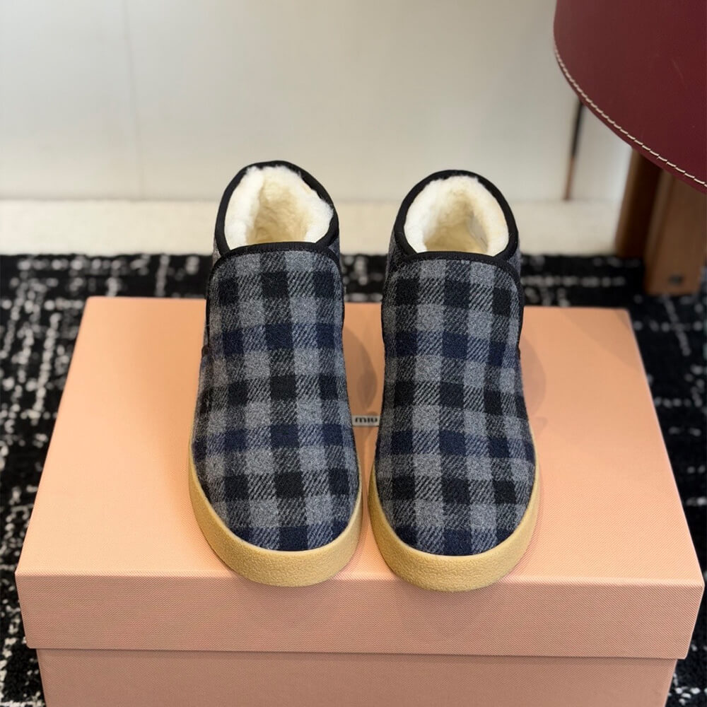 M1um1u Wool and shearling slip-on booties