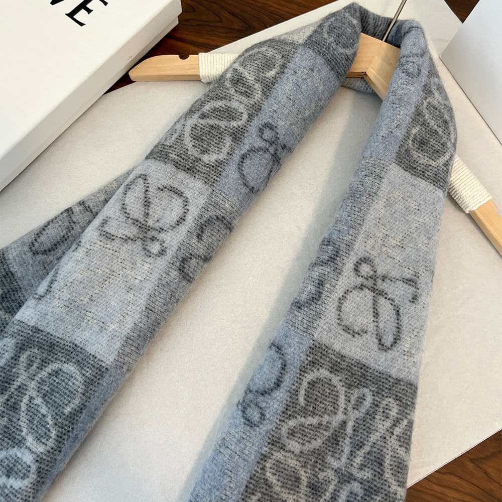 L0ew* Scarf in wool and cashmere