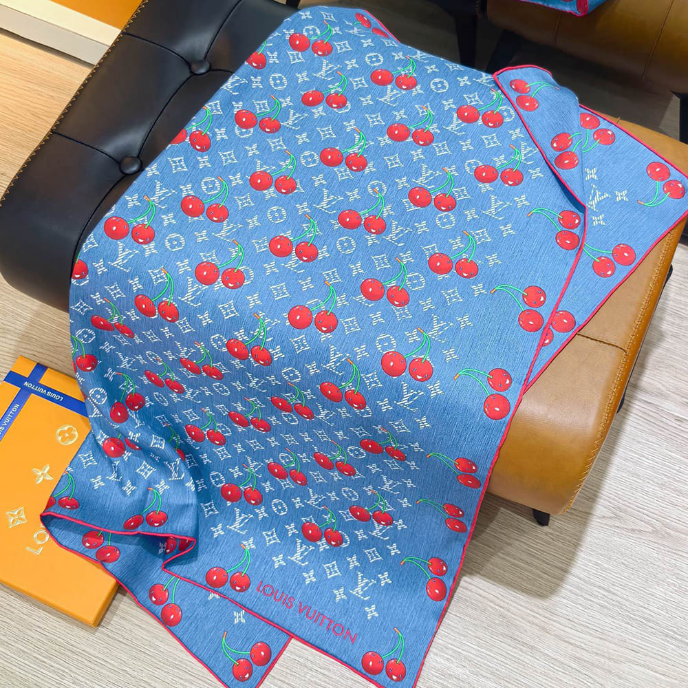 lv x tm De*1m cerise square 90