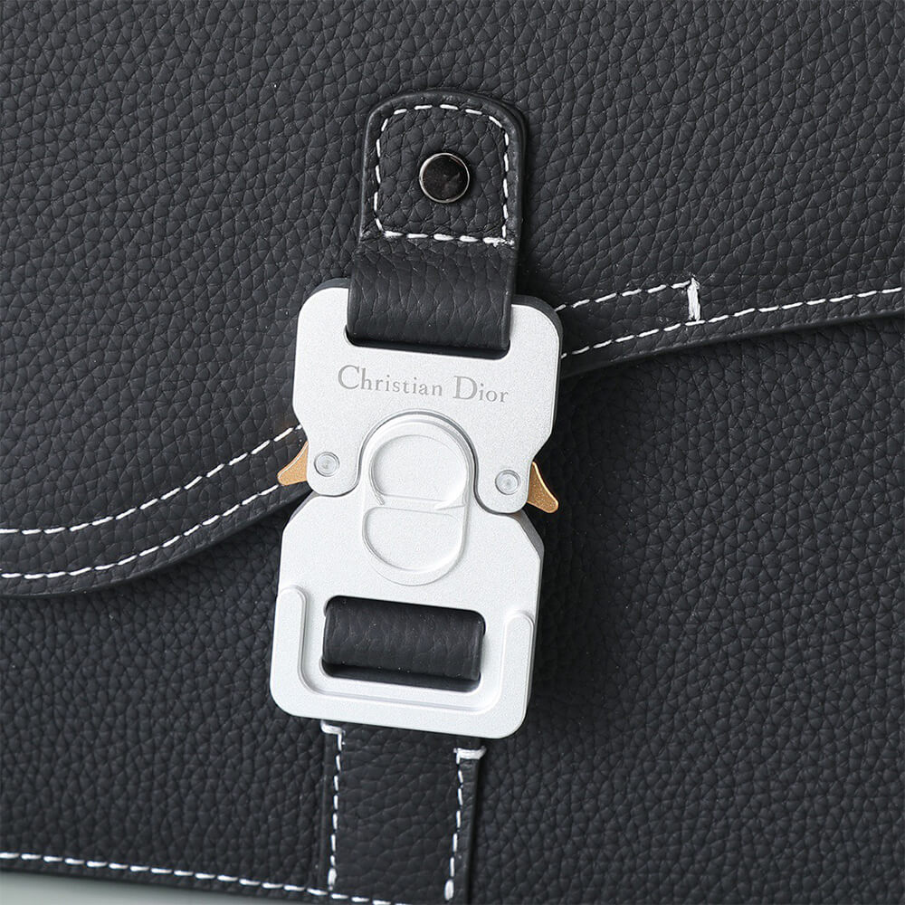 D10r Small Saddle Messenger Bag with Flap