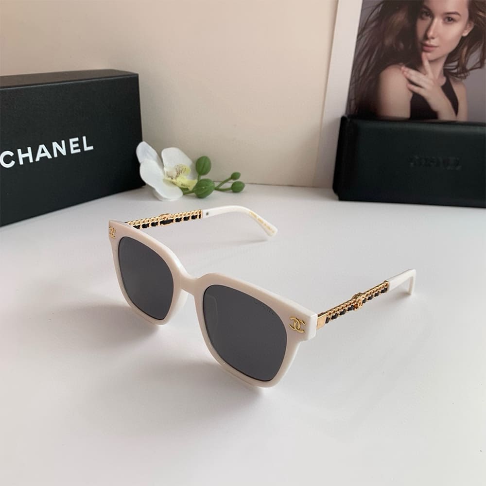 Ch**el SUNGLASSES