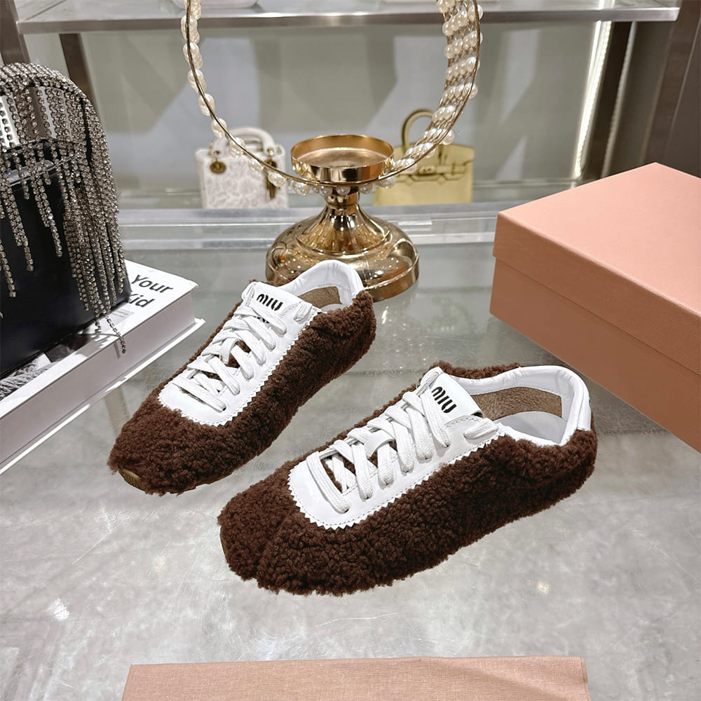 M1um1u Sneakers