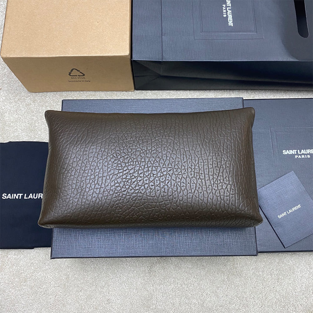 Y51 CASSANDRE large envelope pouch in lambskin